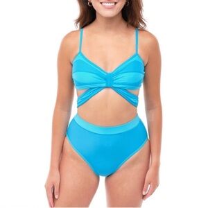 New in bag 93 Play Street Bikini top size M BLUE